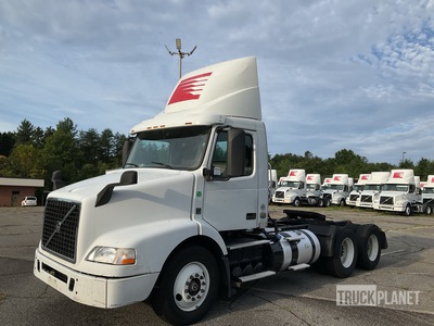 2016 Volvo VNM64T 6x4 T/A Day Cab Truck Tractor