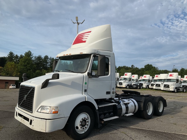 2016 Volvo VNM 6x4 T/A Day Cab Truck Tractor