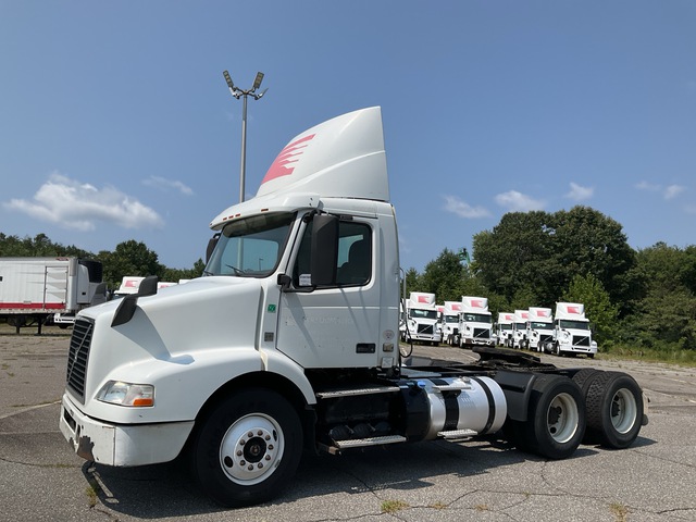 2016 Volvo VNM 6x4 T/A Day Cab Truck Tractor