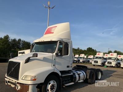 2016 Volvo VNM 6x4 T/A Day Cab Truck Tractor