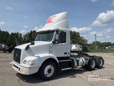 2016 Volvo VNM 6x4 T/A Day Cab Truck Tractor