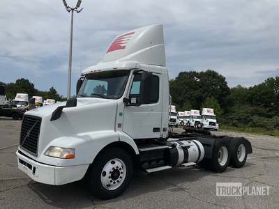 2016 Volvo VNM 6x4 T/A Day Cab Truck Tractor