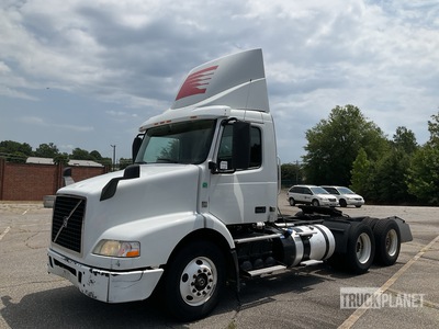 2016 Volvo VNM 6x4 T/A Day Cab Truck Tractor