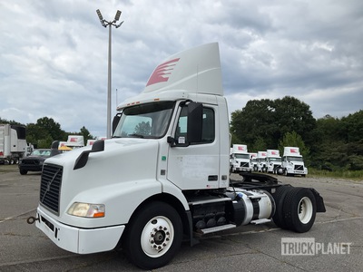 2015 Volvo VNM42T 4x2 Tracteur routier