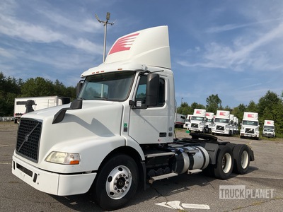 2016 Volvo VNM 6x4 T/A Day Cab Truck Tractor