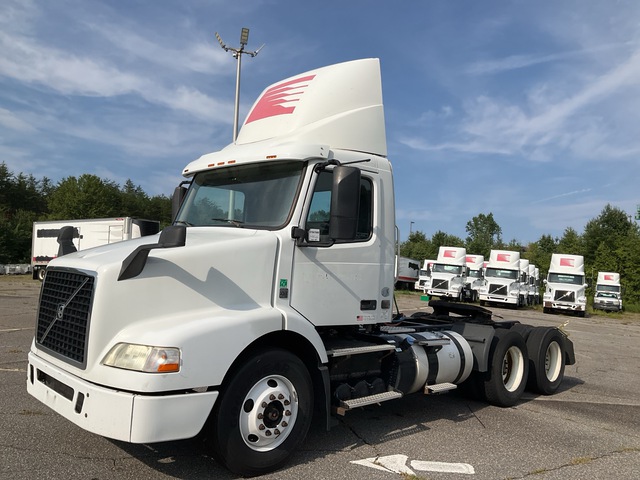 2016 Volvo VNM 6x4 T/A Day Cab Truck Tractor