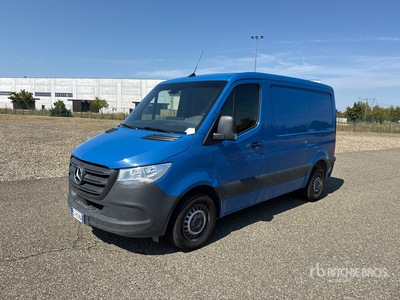 2024 Mercedes-Benz Sprinter 211 CDi Cargo Van