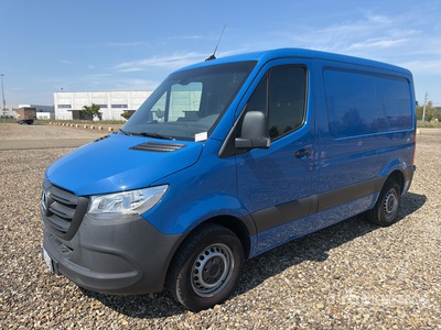 2024 Mercedes-Benz Sprinter 211 CDi Cargo Van