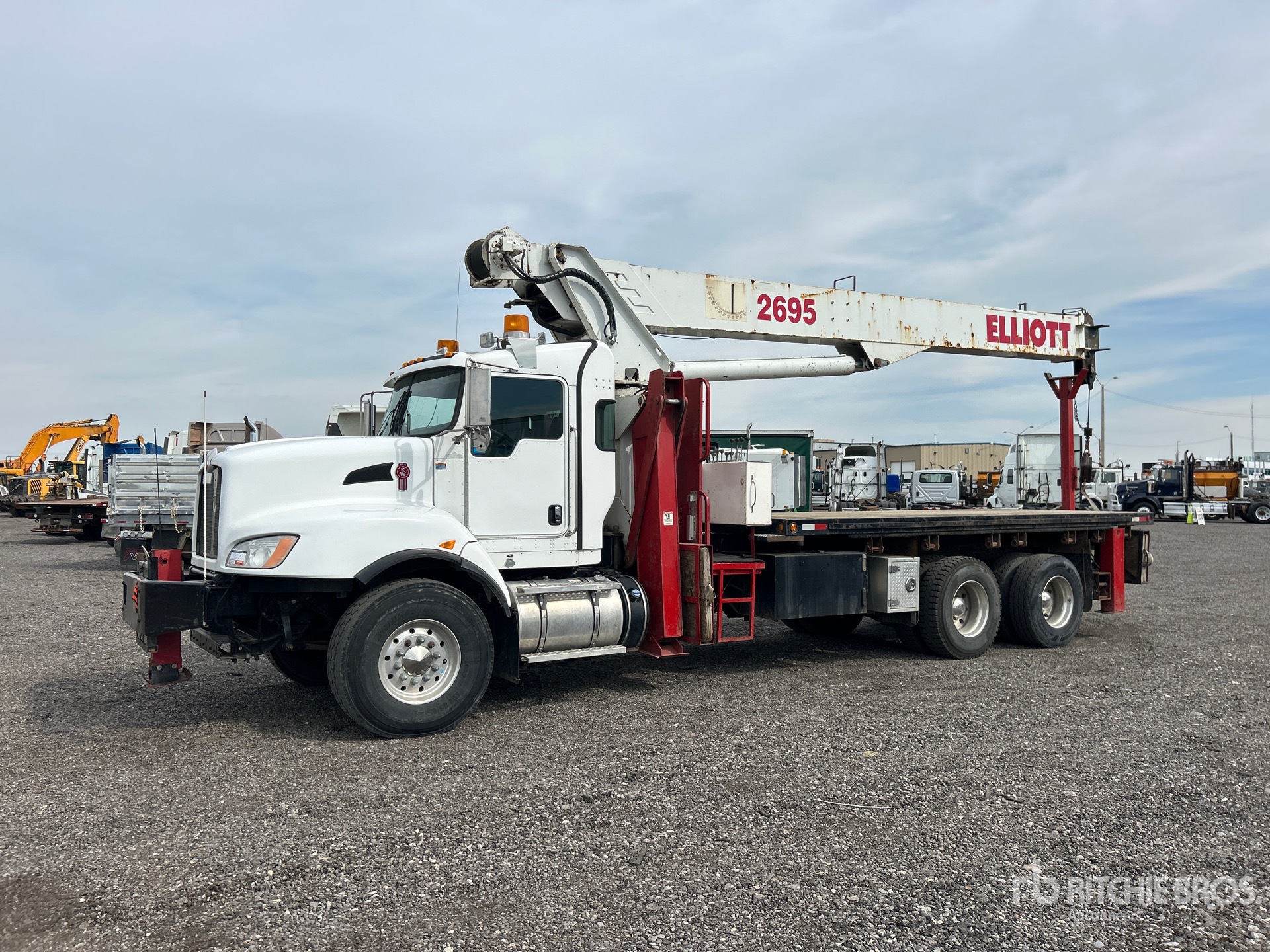 2012 Elliot 2695F 52000 lb Straight Boom on 2013 Kenworth T470 6x4 Boom Truck