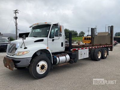 2017 International WorkStar 7400 6x4 Special tank delivery body with lift gate 23’ x 96” bed , Maxon 4400lb. lift gate