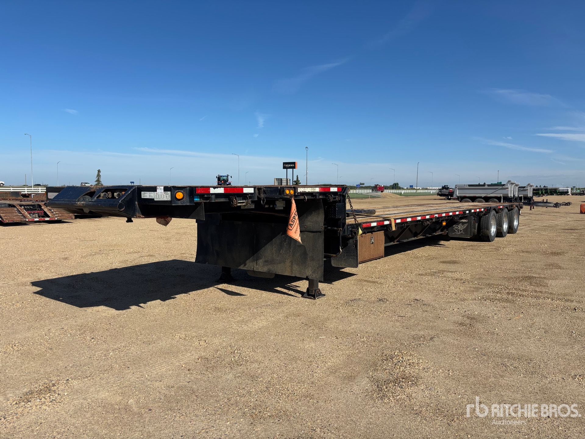 2015 Manac Tri/A 50 ft Extendable Step Deck Trailer