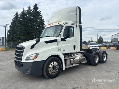 2019 Freightliner Cascadia 126 6x4 Ciągnik siodłowy T/A z kabiną dzienną