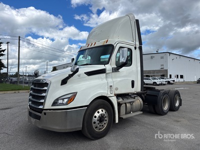 2020 Freightliner Cascadia 126 6x4 T/A Day Cab Truck Tractor