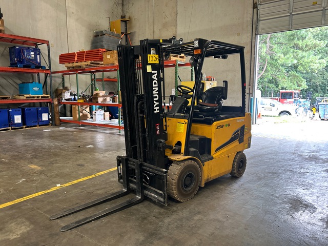 2023 Hyundai 25B-9U 5000 lb Electric Forklift