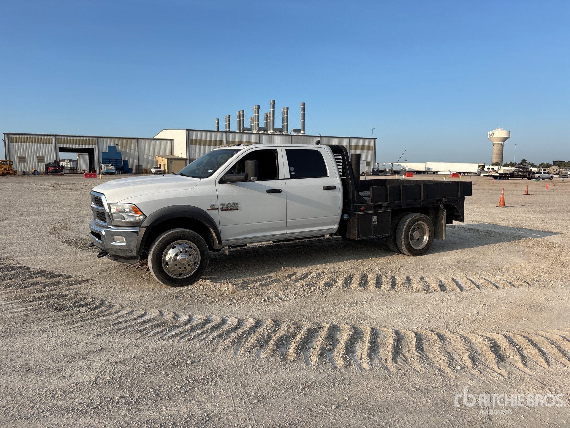 2015 Ram 4500HD 4x4 Crew Cab Flatbed Truck