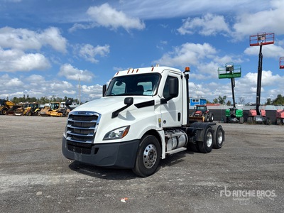 2020 Freightliner Cascadia 126 6x4 T/A Day Cab Truck Tractor