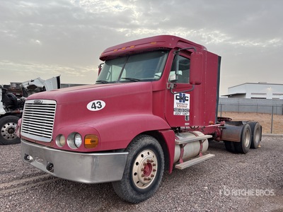 2000 Freightliner FLC120 6x4 Cabeza Tractora Cabina Dormitorio (Inoperable)