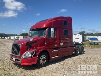 2016 Volvo VNL 6x4 تراكتور شاحنة كابينة النوم (ثنائية المحور)