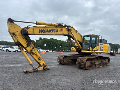 2013 Komatsu PC490LC-10 Tracked Excavator