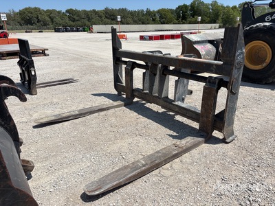 Paladin 70 in Q/C Wheel Loader Forks - Fits John Deere 644K