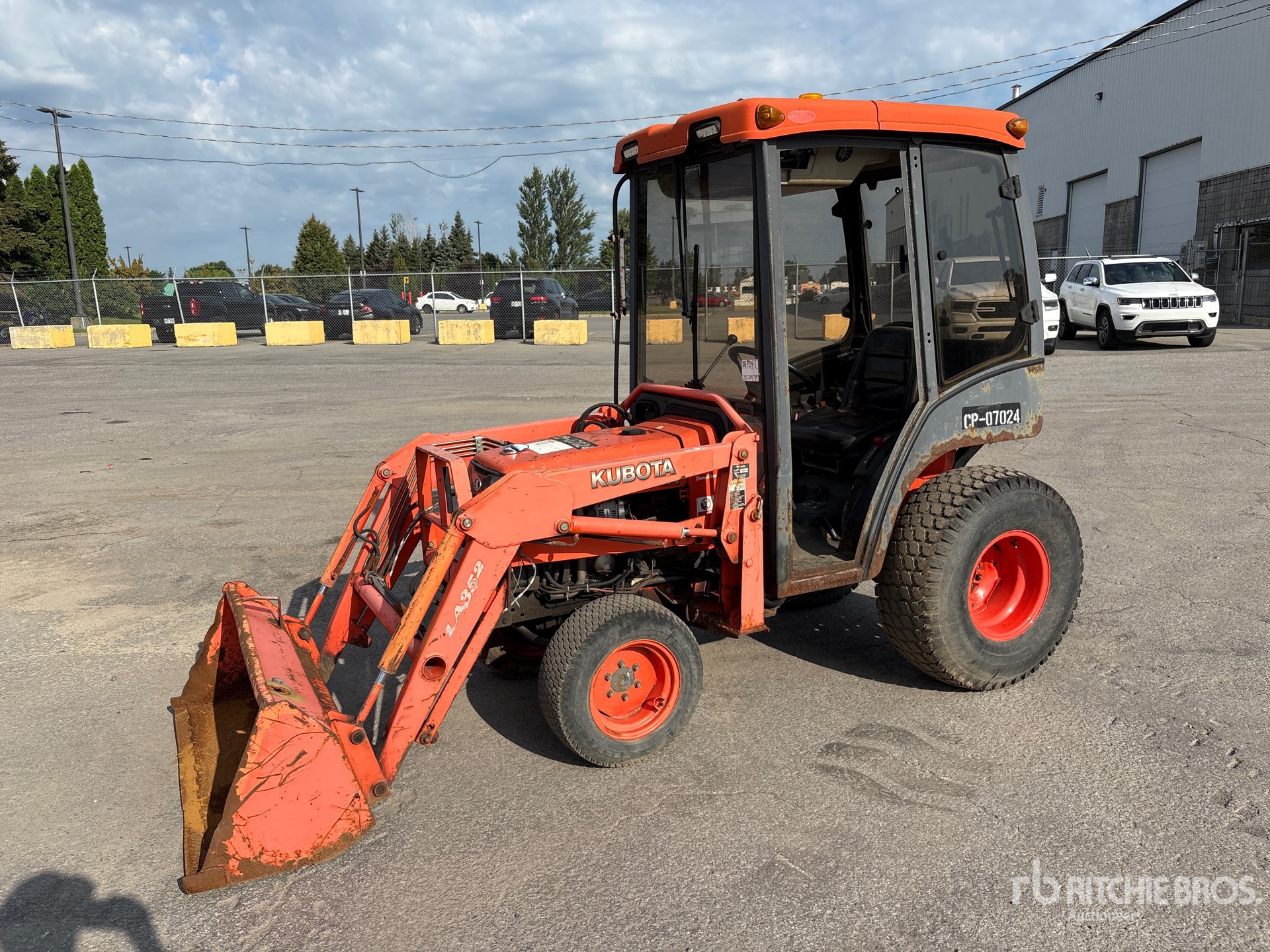 Kubota B2410HSD 4WD Tractor