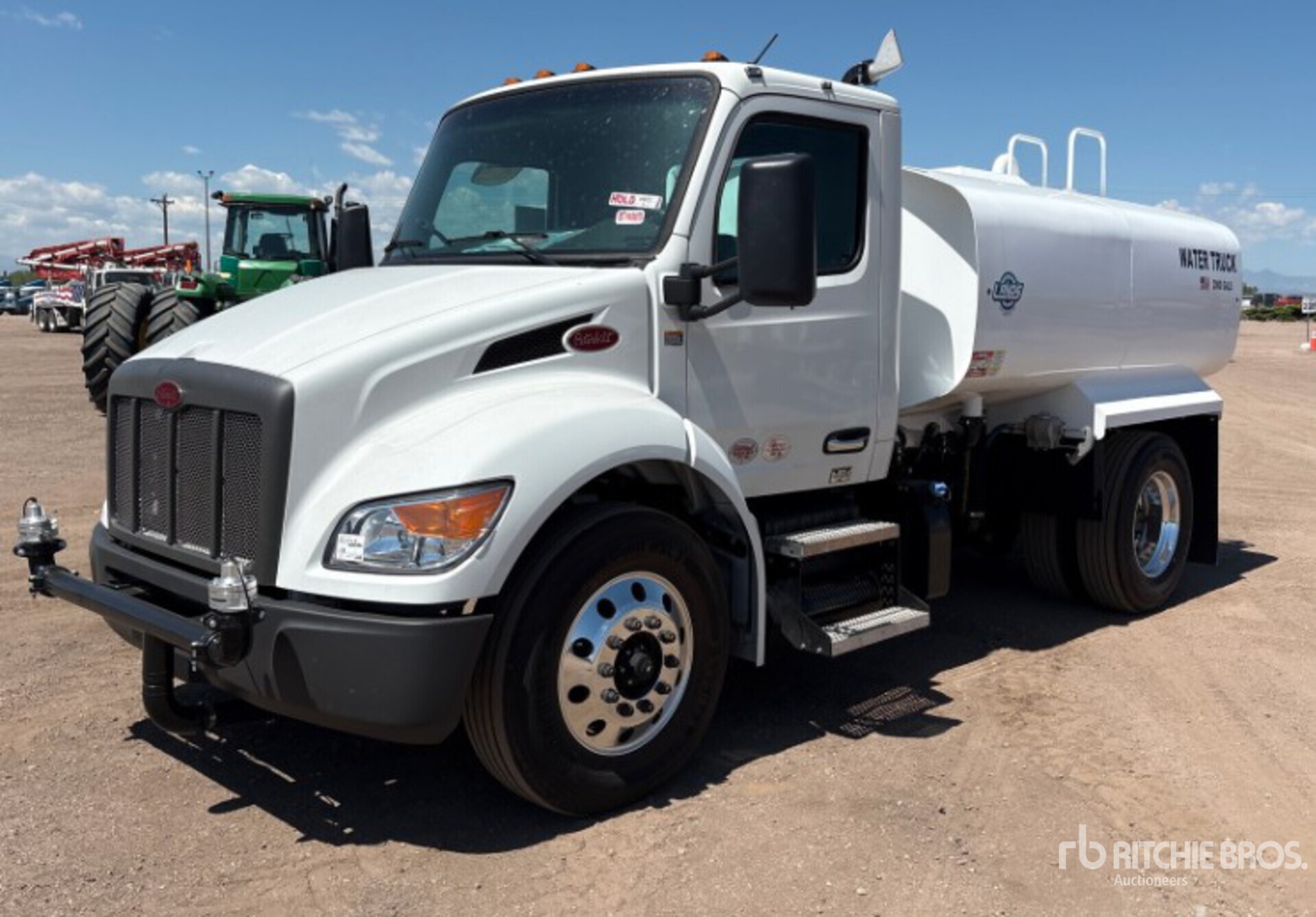2025 Peterbillt 536 2000 gal 4x2 Water Truck