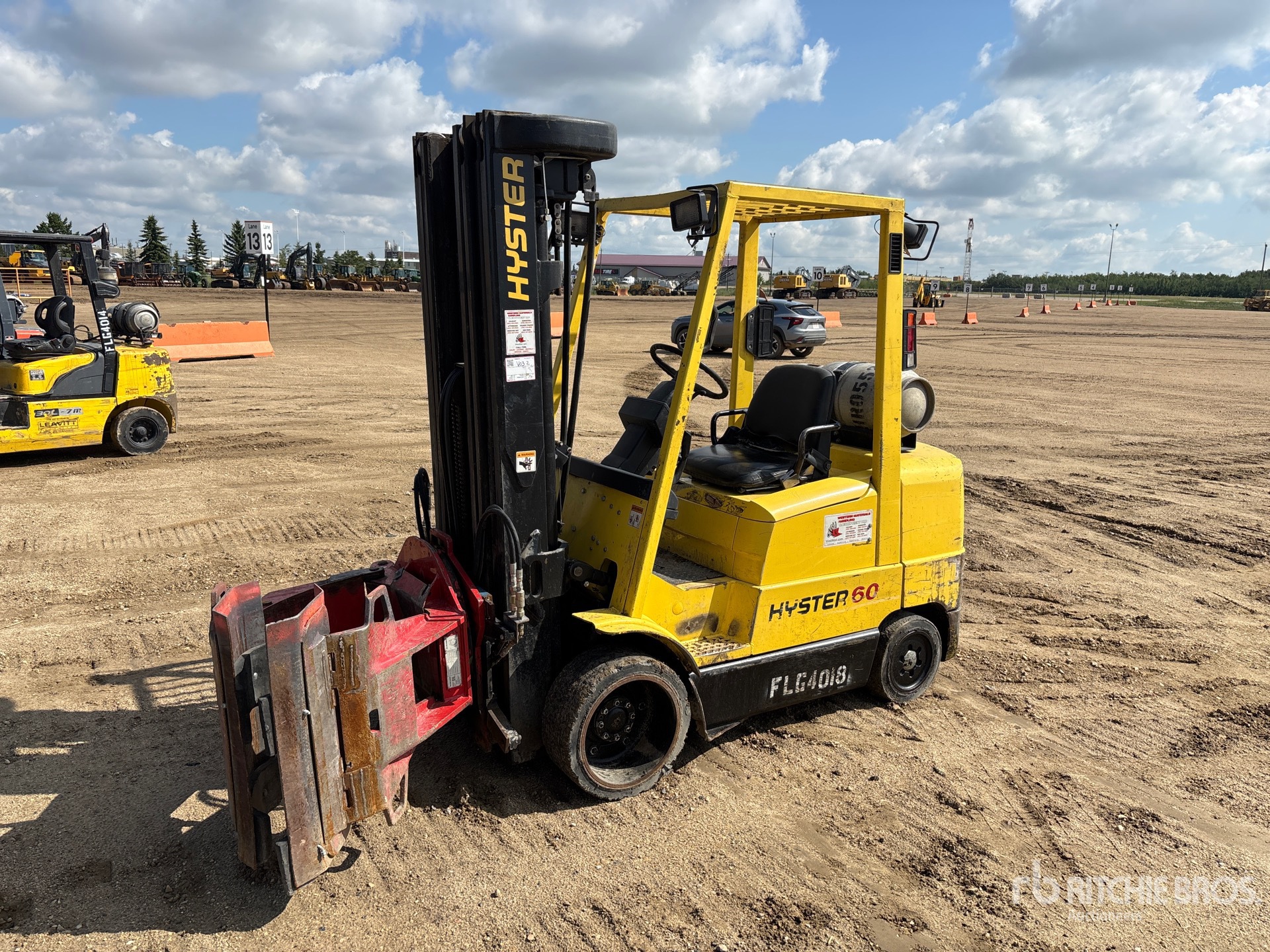 1998 Hyster S60XM 4450 lb Forklift