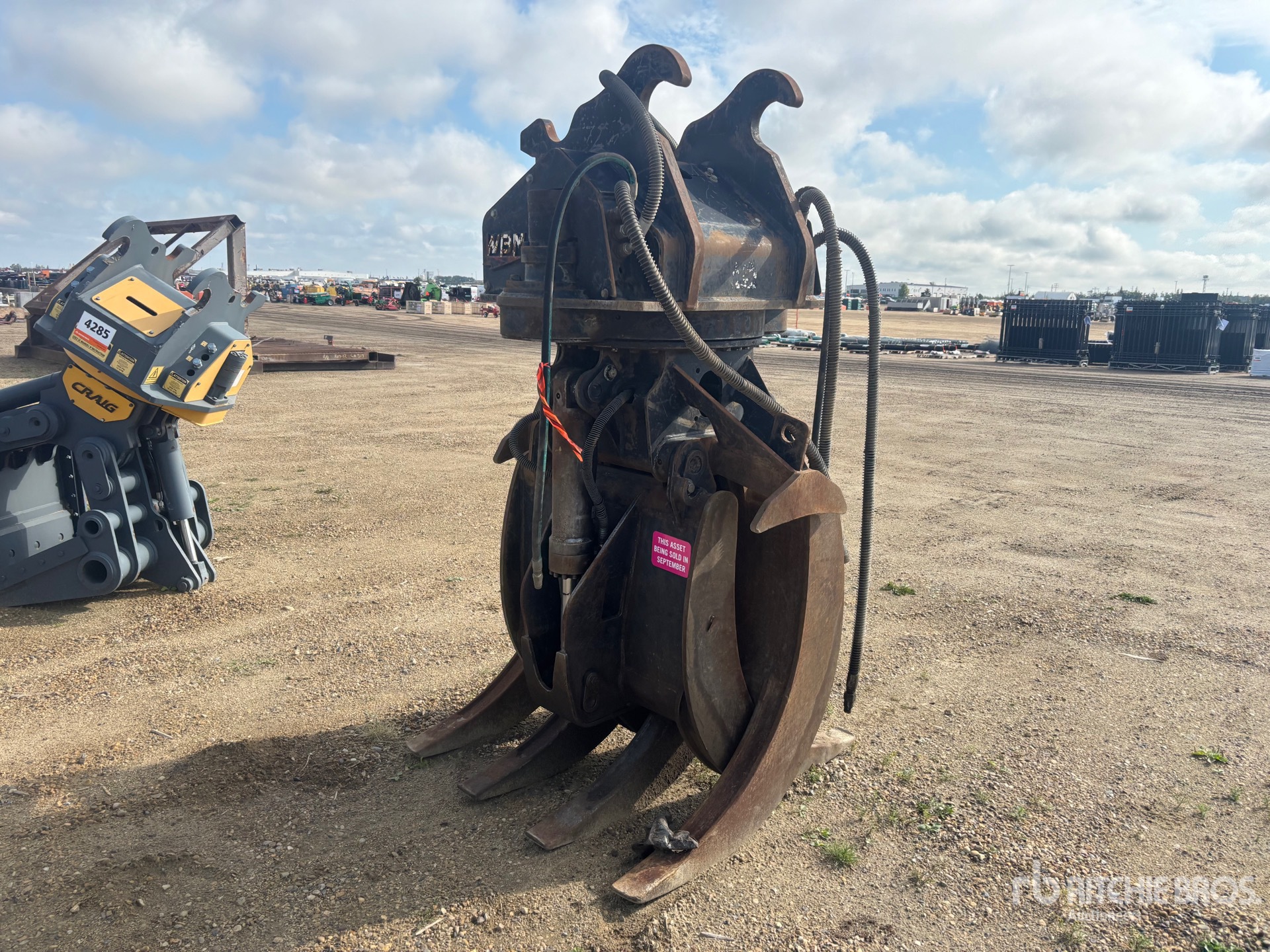 WMB XRC500L8 49 in Rotating Excavator Grapple