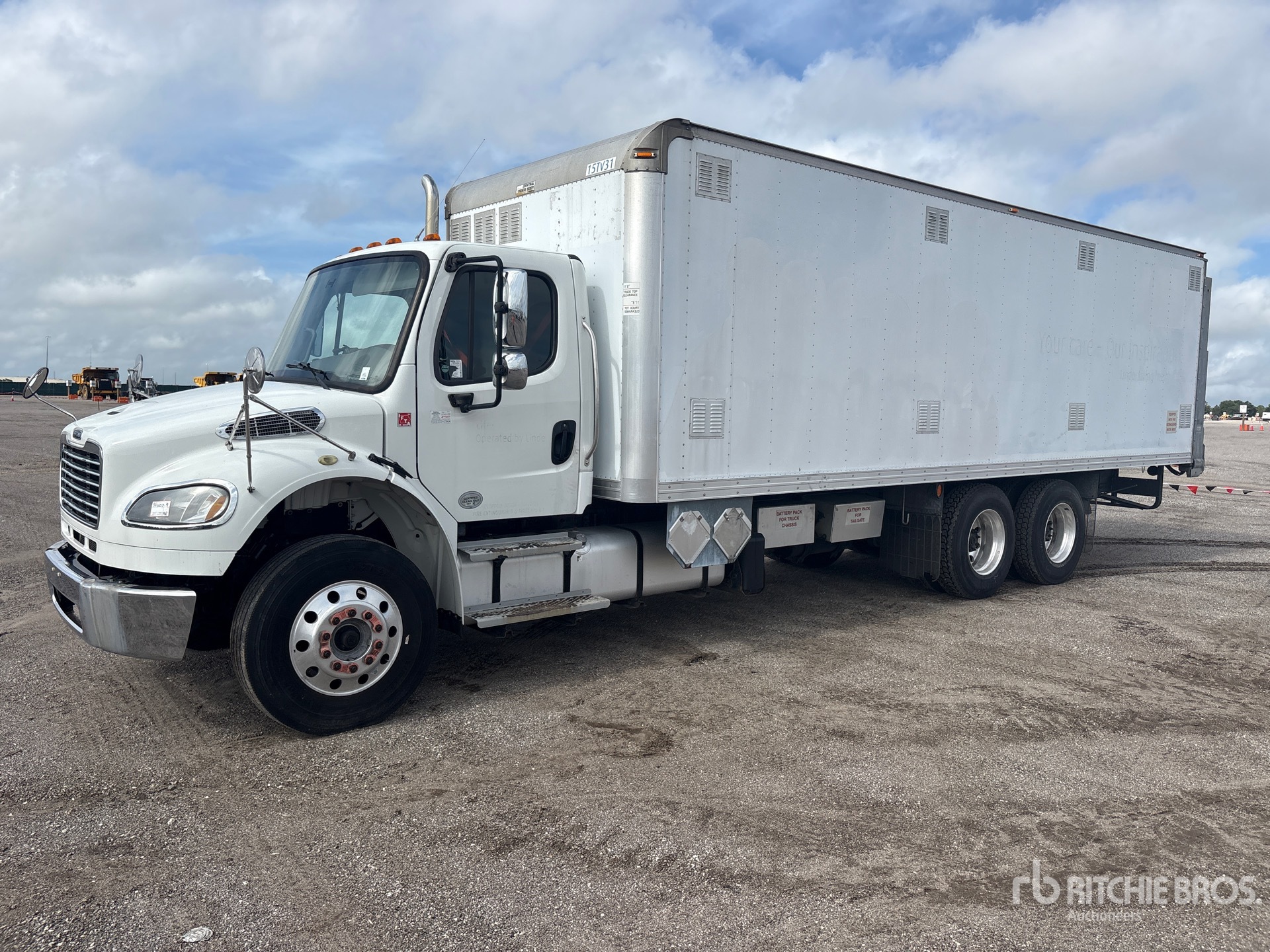 2015 Freightliner M2 106 Van Truck