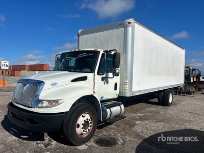 2015 International 4300 4x2 Furgoneta caja cerrada (Inoperable)