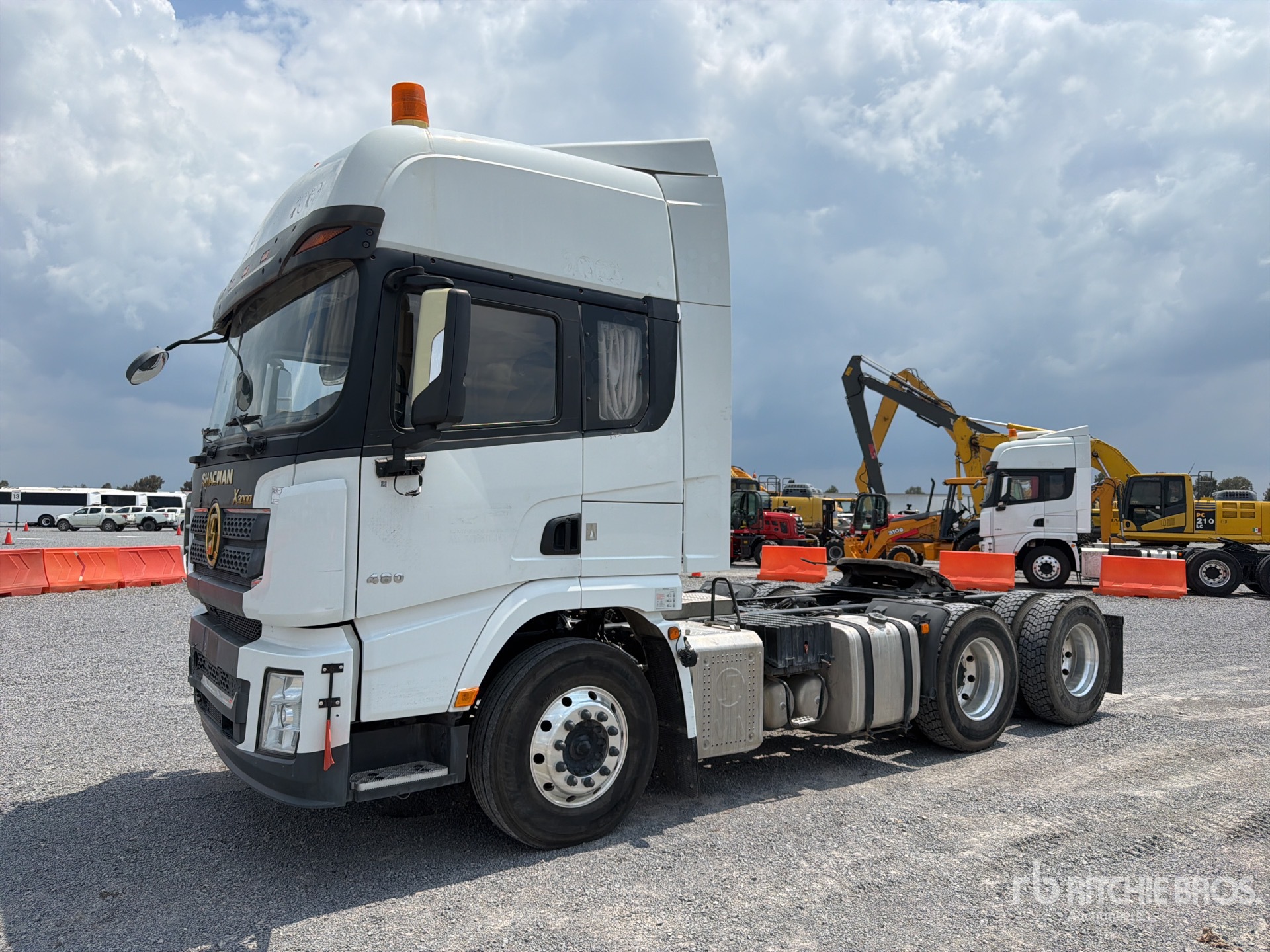 2025 Shacman X3000 6x4 Tractocamion con Dormitorio / T/A Cabover w/ Sleeper