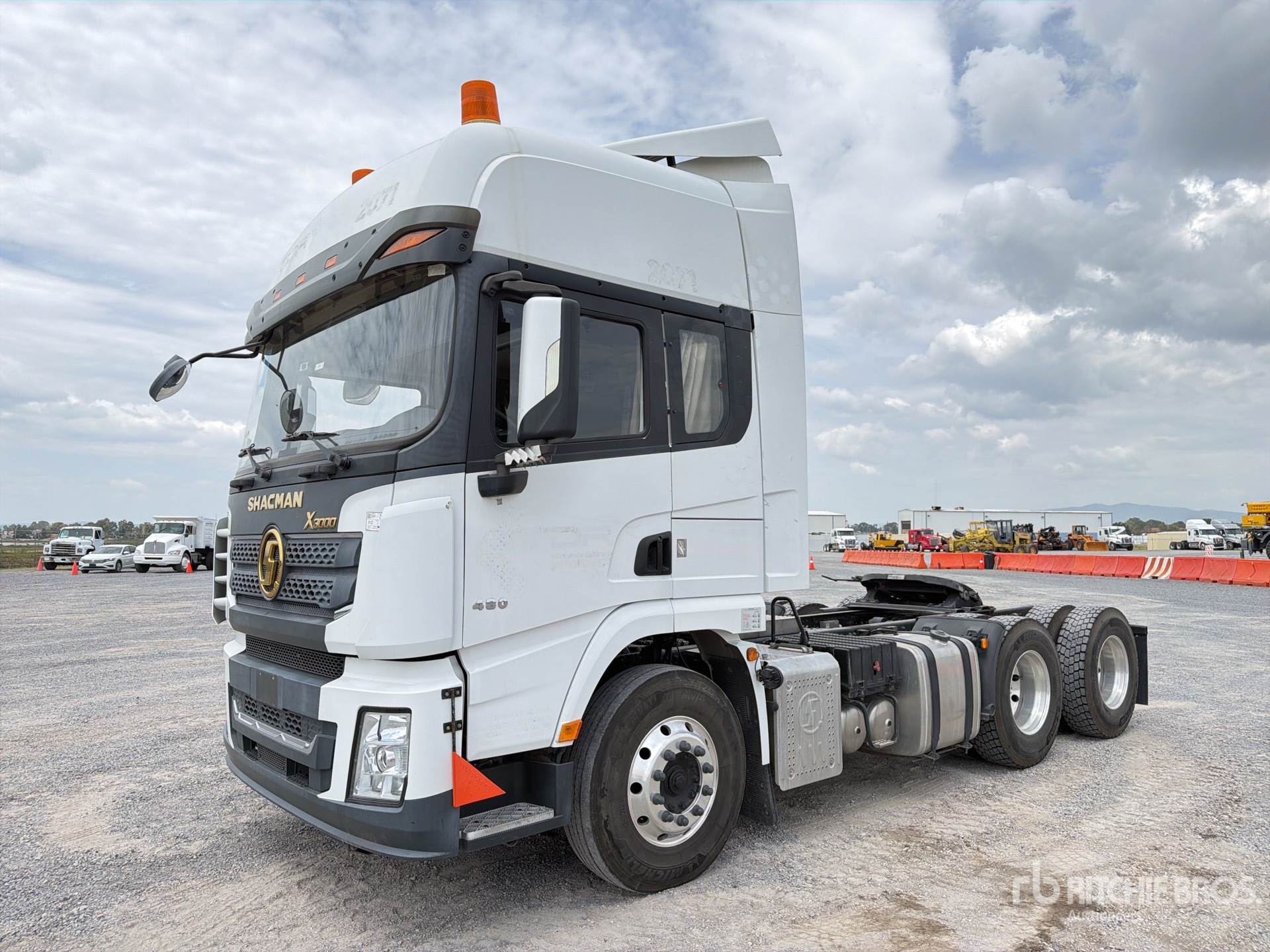2025 Shacman X3000 6x4 Tractocamion con Dormitorio / T/A Cabover w/ Sleeper