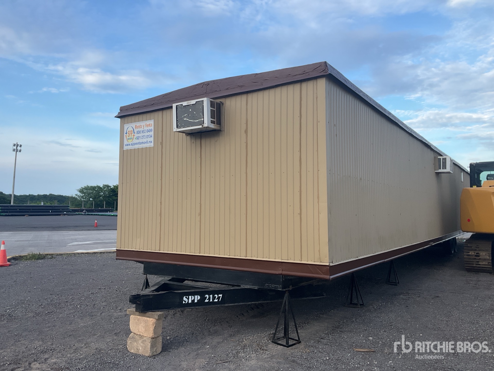 Commosa 60 ft 8 in x 12 ft Portable T/A Oficina Movil / Mobile Office