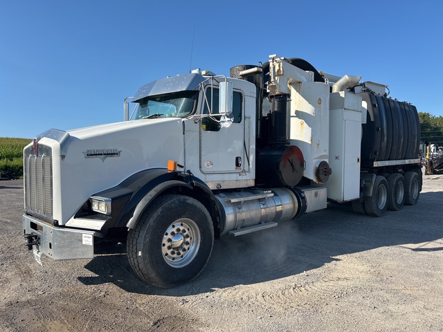 2013 Supersucker on 2014 Kenworth T800 8x6 Vacuum Excavator Truck
