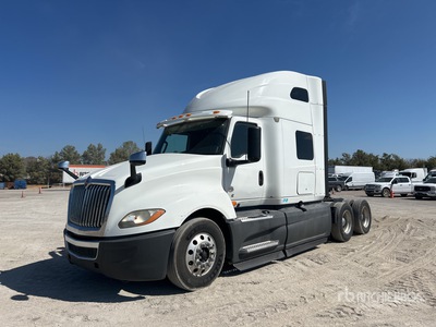 2019 International LT625 6x4 Cabeza Tractora Cabina Dormitorio