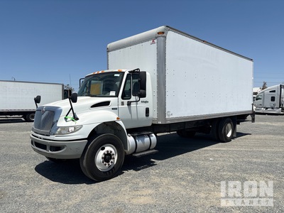 2013 International 4300 SBA Dura star 4x2 شاحنة فان