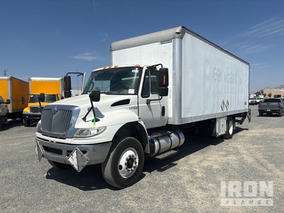 2015 International 4300 SBA 4x2 شاحنة فان