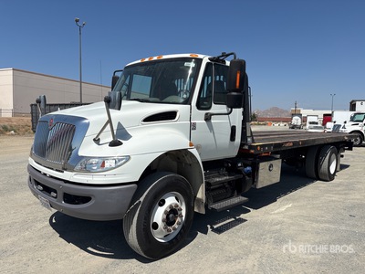 2019 International 4300 SBA 4x2 Tilt Tray Truck