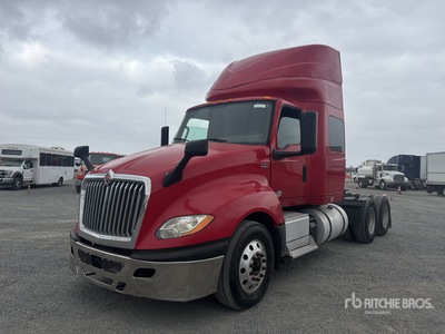 2018 International LT625 T/A Slaapcabine Trekker