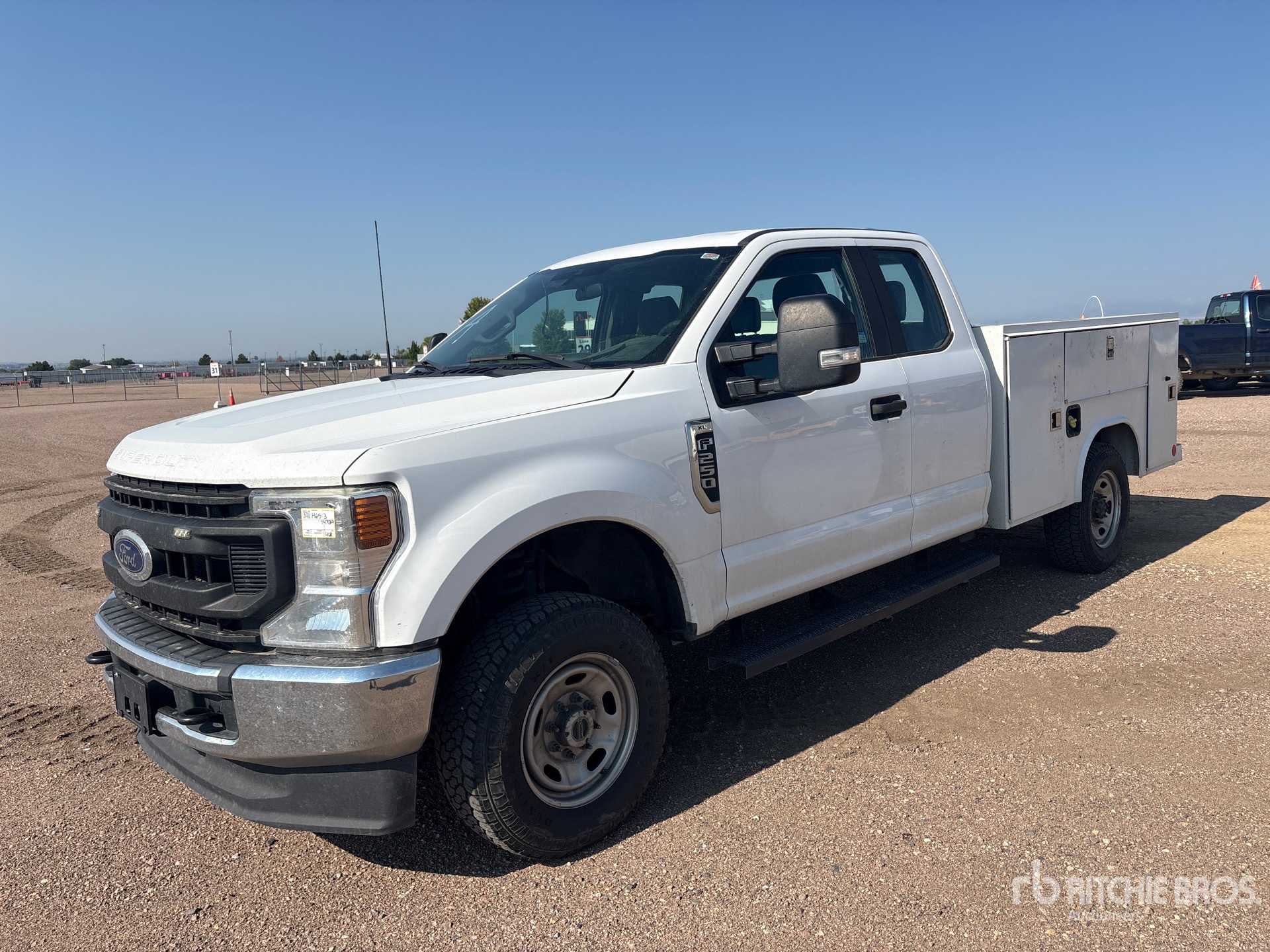 2019 Ford F-250 4x4 Extended Cab Utility Truck