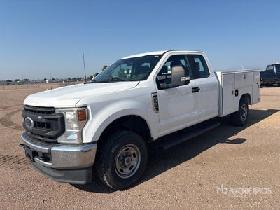 2019 Ford F-250 4x4 Extended Cab Utility Truck