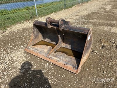 Geith 46 in Cleanup Excavator Bucket - Fits Bobcat E85