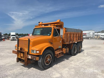 1991 International 4900 6x4 T/A Camión dumper