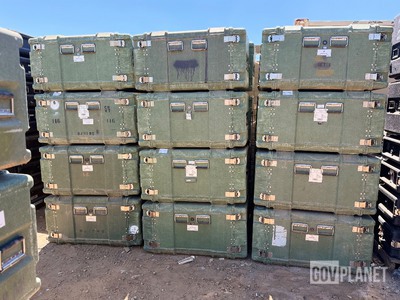 24 General Dynamic Transit Cases This is a rugged military-grade transport case, specifically rackmount storage case. Divers