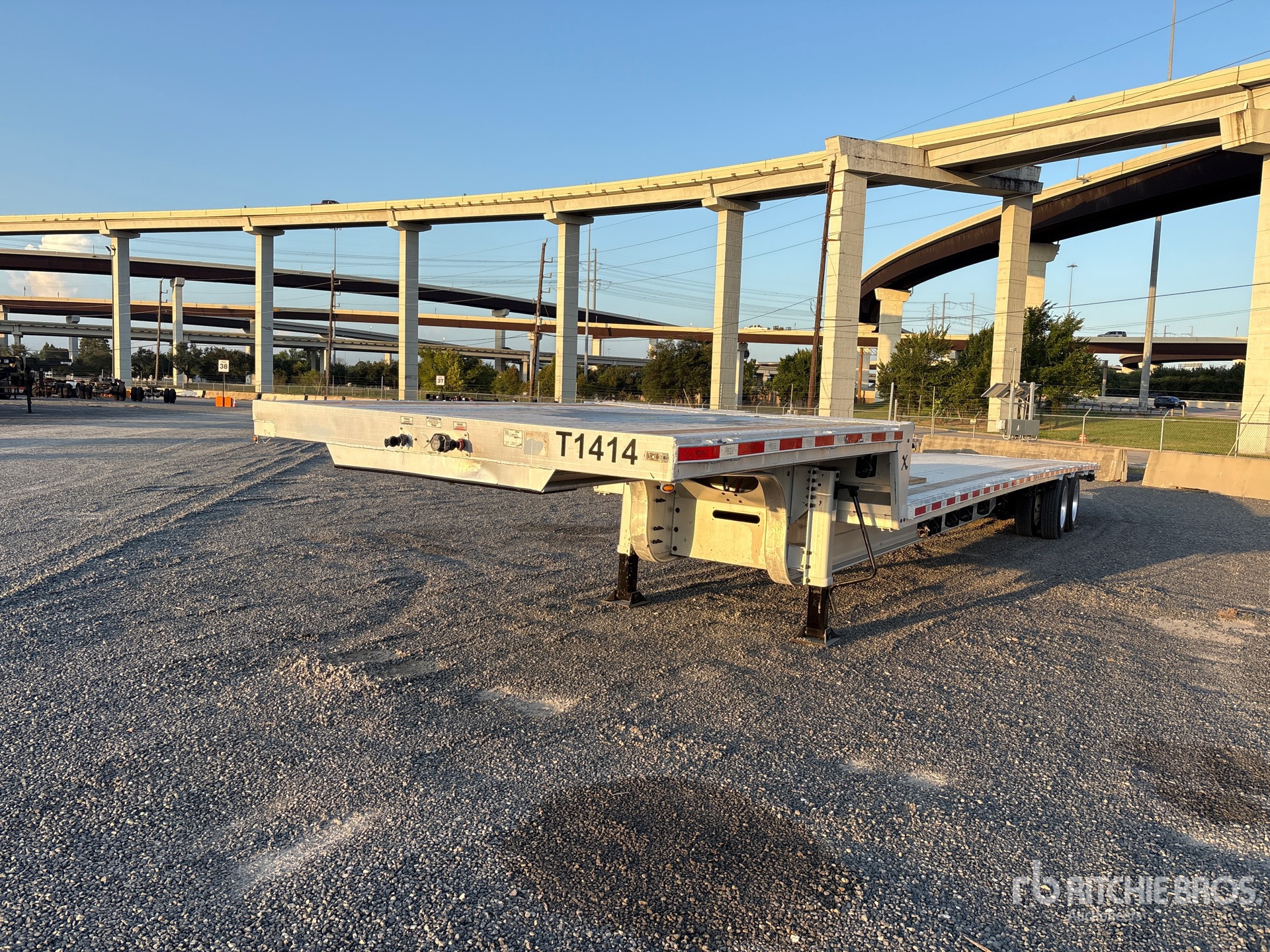 2024 Extreme 53 ft T/A Step Deck Trailer