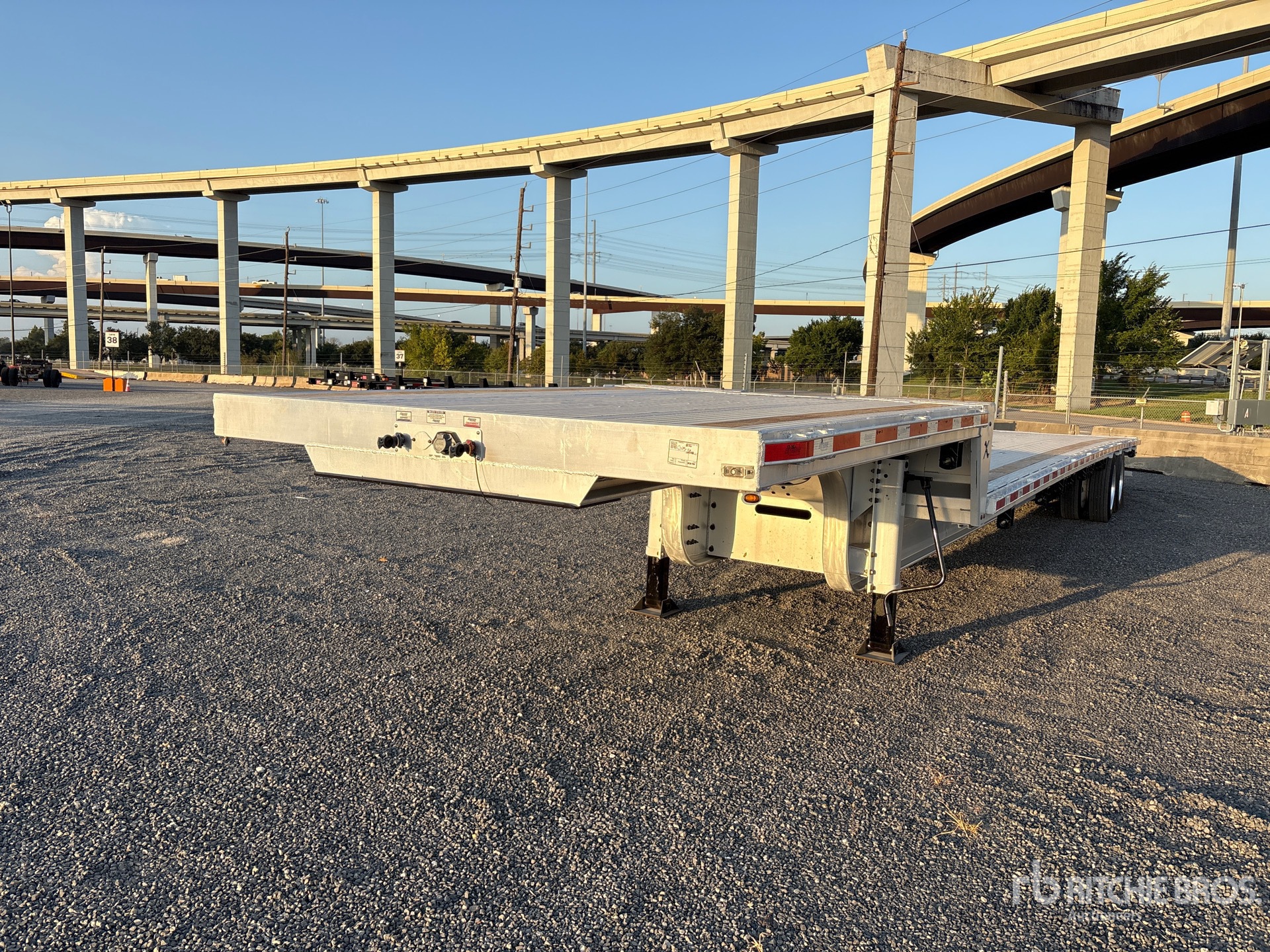 2024 Extreme 53 ft T/A Step Deck Trailer