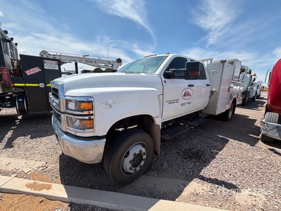 2021 Chevrolet Silverado 4500HD 4x4 Crew Cab Ciężarówka serwisowa (Inoperable)