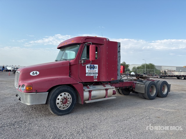 2000 Freightliner FLC120 6x4 T/A Day Cab Truck Tractor