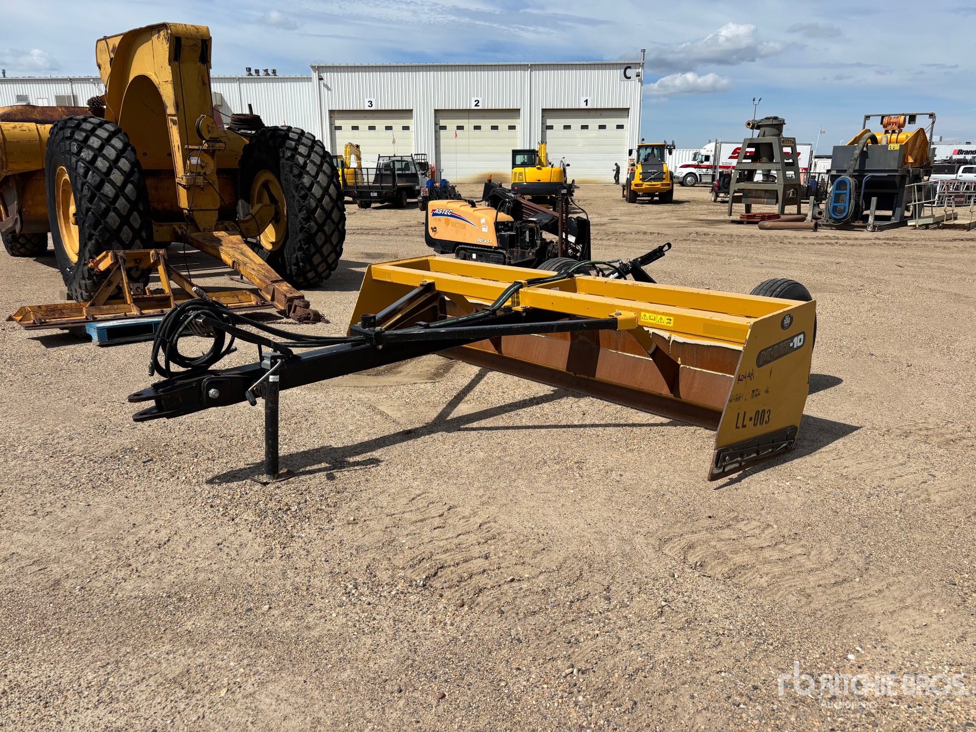 MK Martin LLT-10 10 Ft Hydraulic Tow Behind Land Leveler