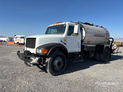1993 International 4700 4x2 Asphalt Distributor Truck